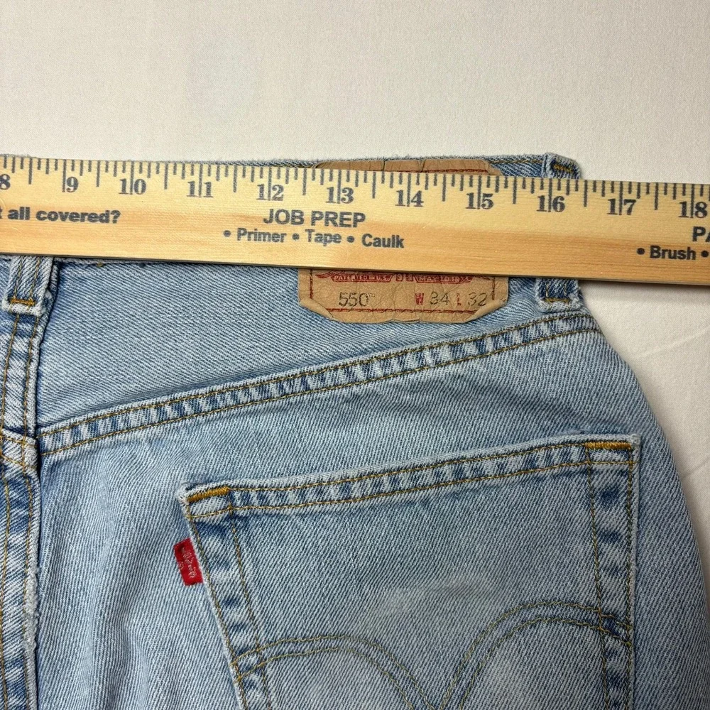 VTG Levi's 550 Jeans Mens 34x32 Fits 33x31 Light Blue Relaxed Fit Denim Fade